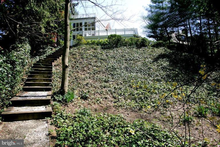 3106 Chain Bridge Road Northwest Washington, DC 20016 - Photo 17 of 19 Back yard