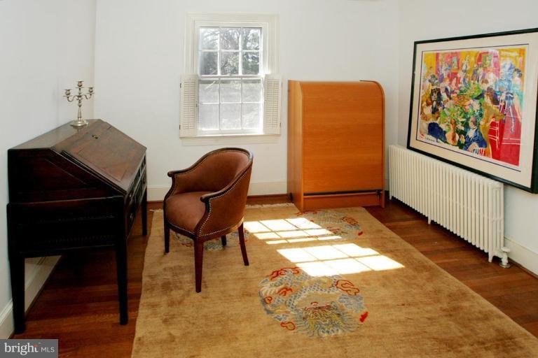 3106 Chain Bridge Road Northwest Washington, DC 20016 - Photo 8 of 19 Study
