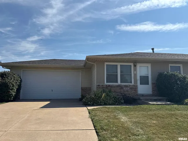 $1,275 | 2843 High Point Drive, Davenport, IA 52806