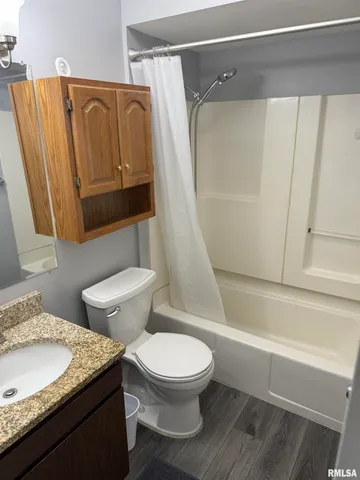 $1,275 | 2843 High Point Drive, Davenport, IA 52806