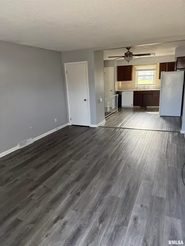 $1,275 | 2843 High Point Drive, Davenport, IA 52806