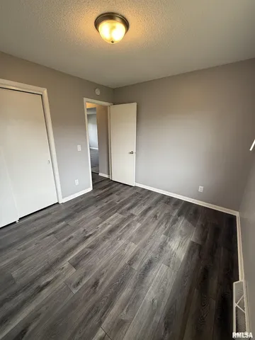 $1,275 | 2843 High Point Drive, Davenport, IA 52806