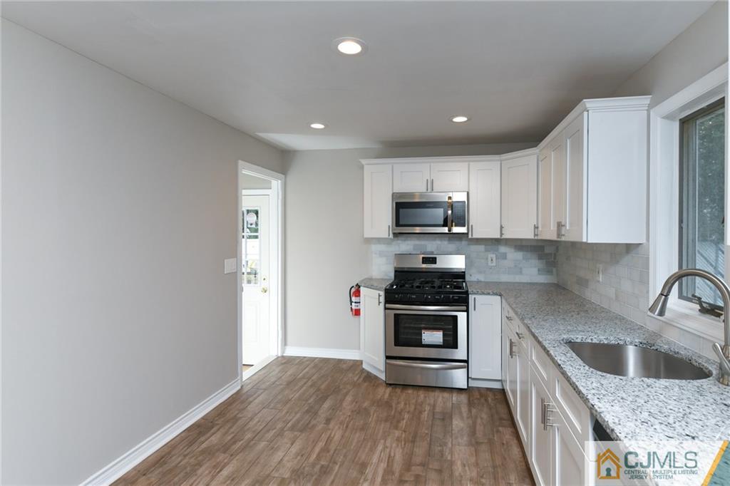 7 Robertsville Road Freehold, NJ 07728 - Photo 6 of 25 Gallery Image 6