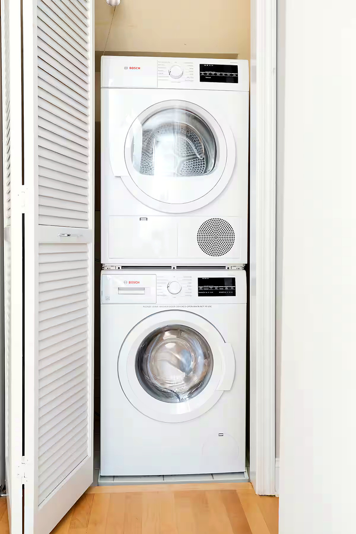 1427 North Mohawk Street Chicago, IL 60610 - Photo 54 of 54 a utility room with dryer and washer