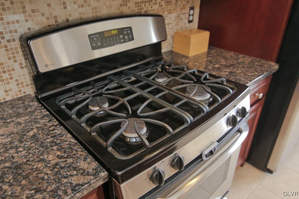 4146 Walter Road Bethlehem, PA 18020 - Photo 11 of 32 Gallery Image 11