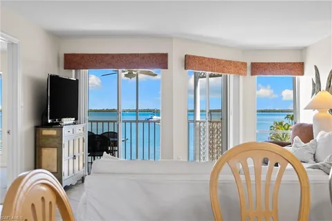 $695,000 | 991 North Barfield Drive, Unit 307, Marco Island, FL 34145