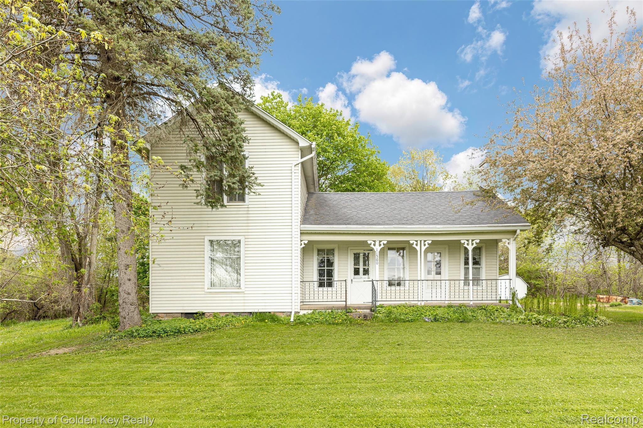 11560 Toma Road Pinckney, MI 48169 - Photo 1 of 17 Front of Home