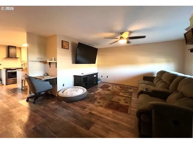 $355,000 | 234 Little Valley Road, Roseburg, OR 97471