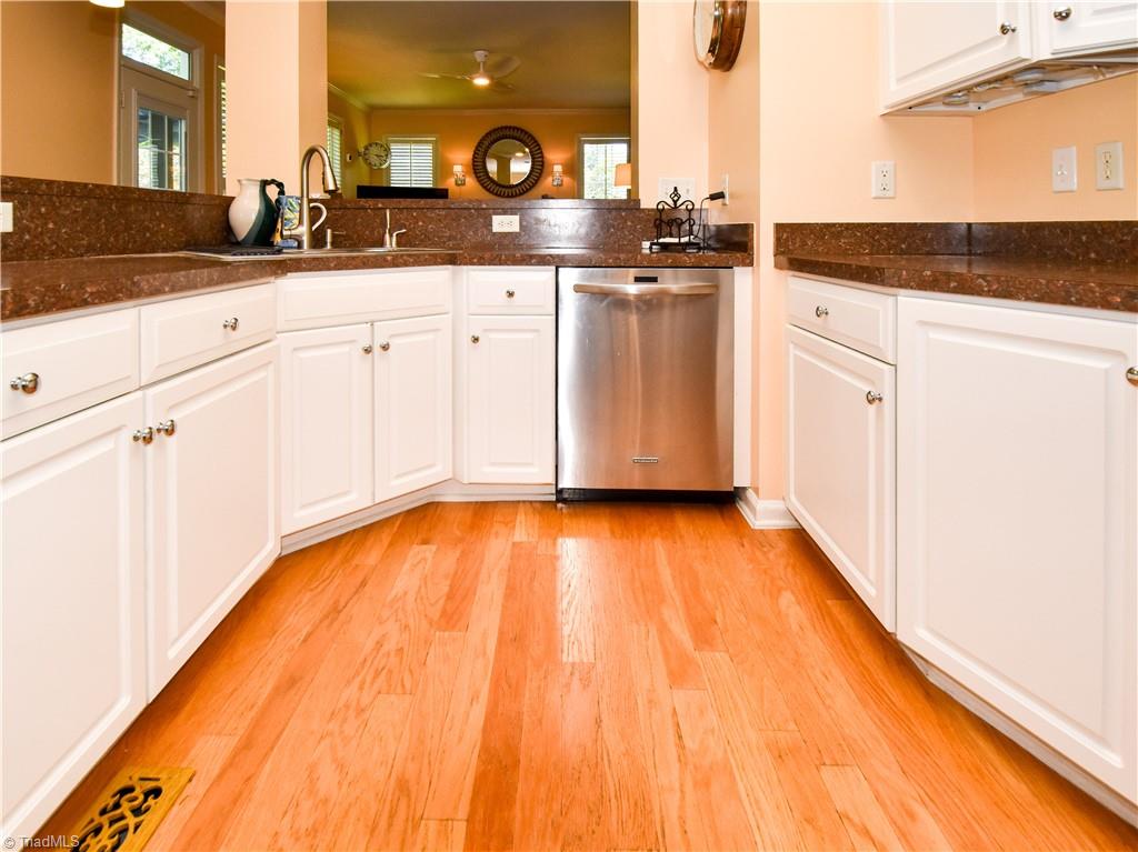 4017 Preswick Court High Point, NC 27265 - Photo 14 of 36