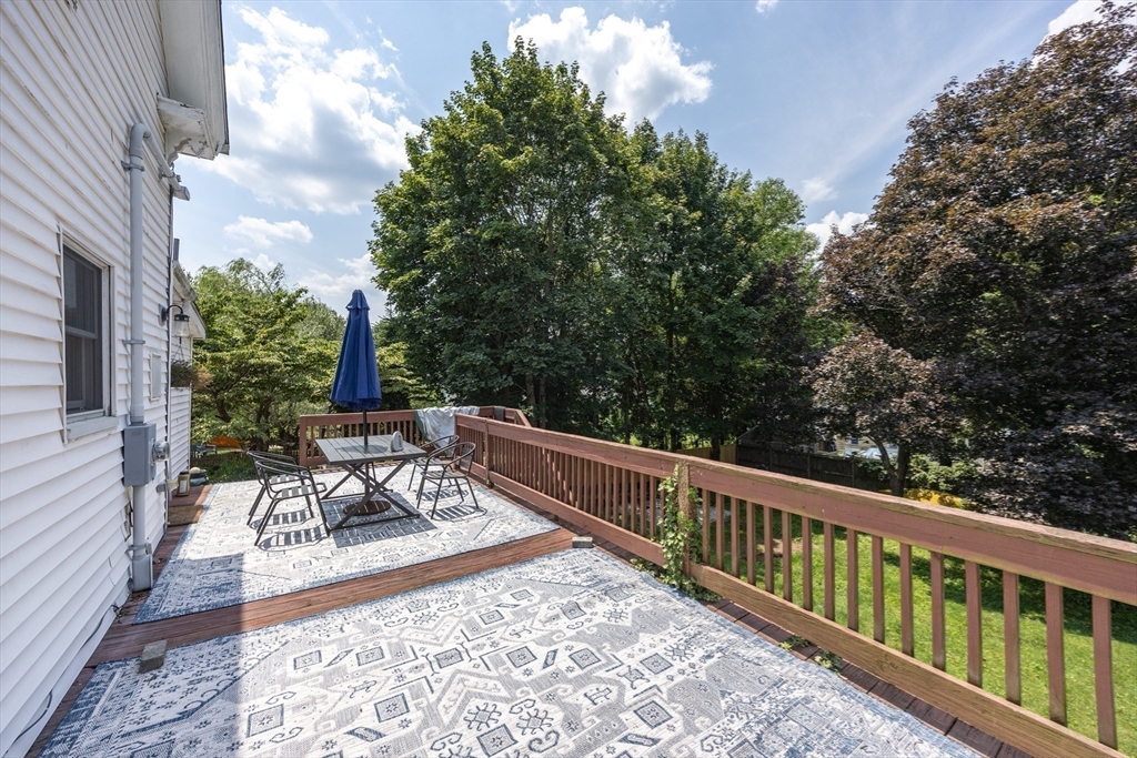 36 Ruggles Street Franklin, MA 02038 - Photo 5 of 42 Gallery Image 5