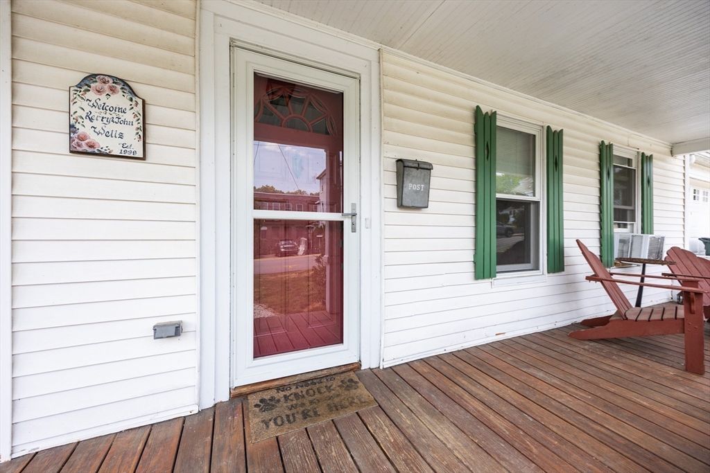 36 Ruggles Street Franklin, MA 02038 - Photo 7 of 42 Gallery Image 7