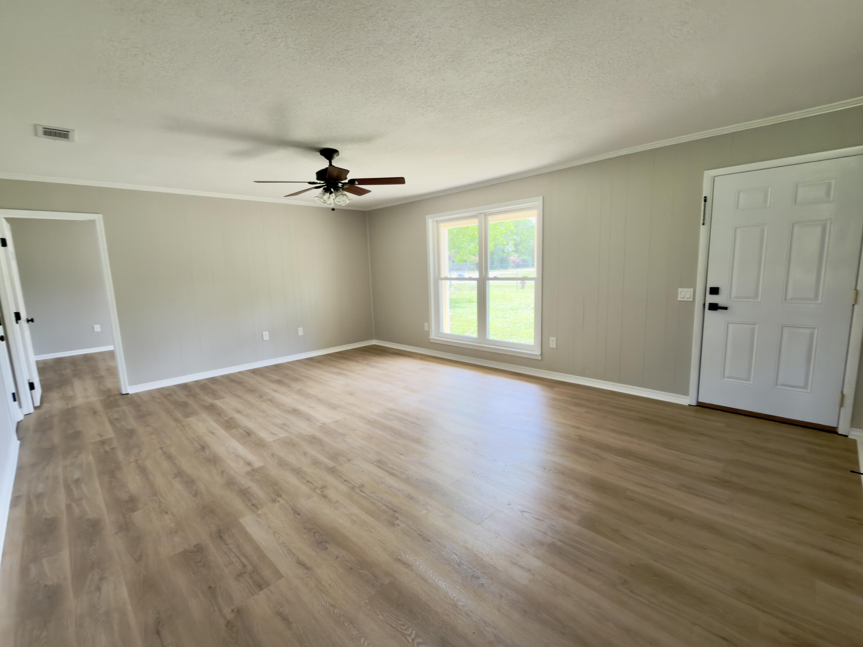 1304 Pinewood Lane Crestview, FL 32539 - Photo 3 of 12 IMG_7735
