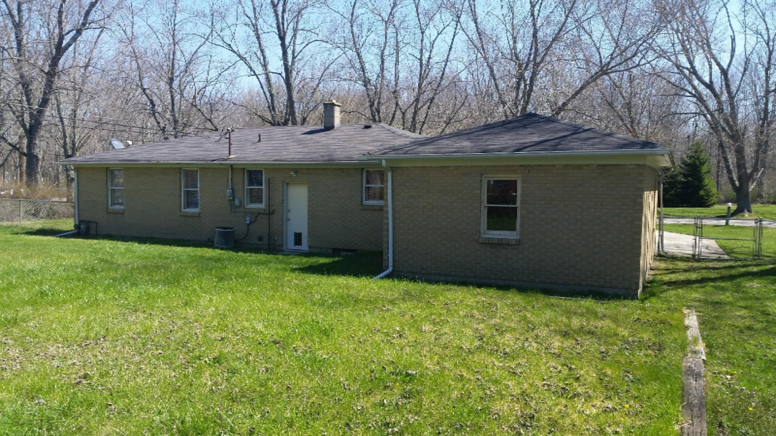 444 Roland Avenue Benton Harbor, MI 49022 - Photo 3 of 14 20160416_122323