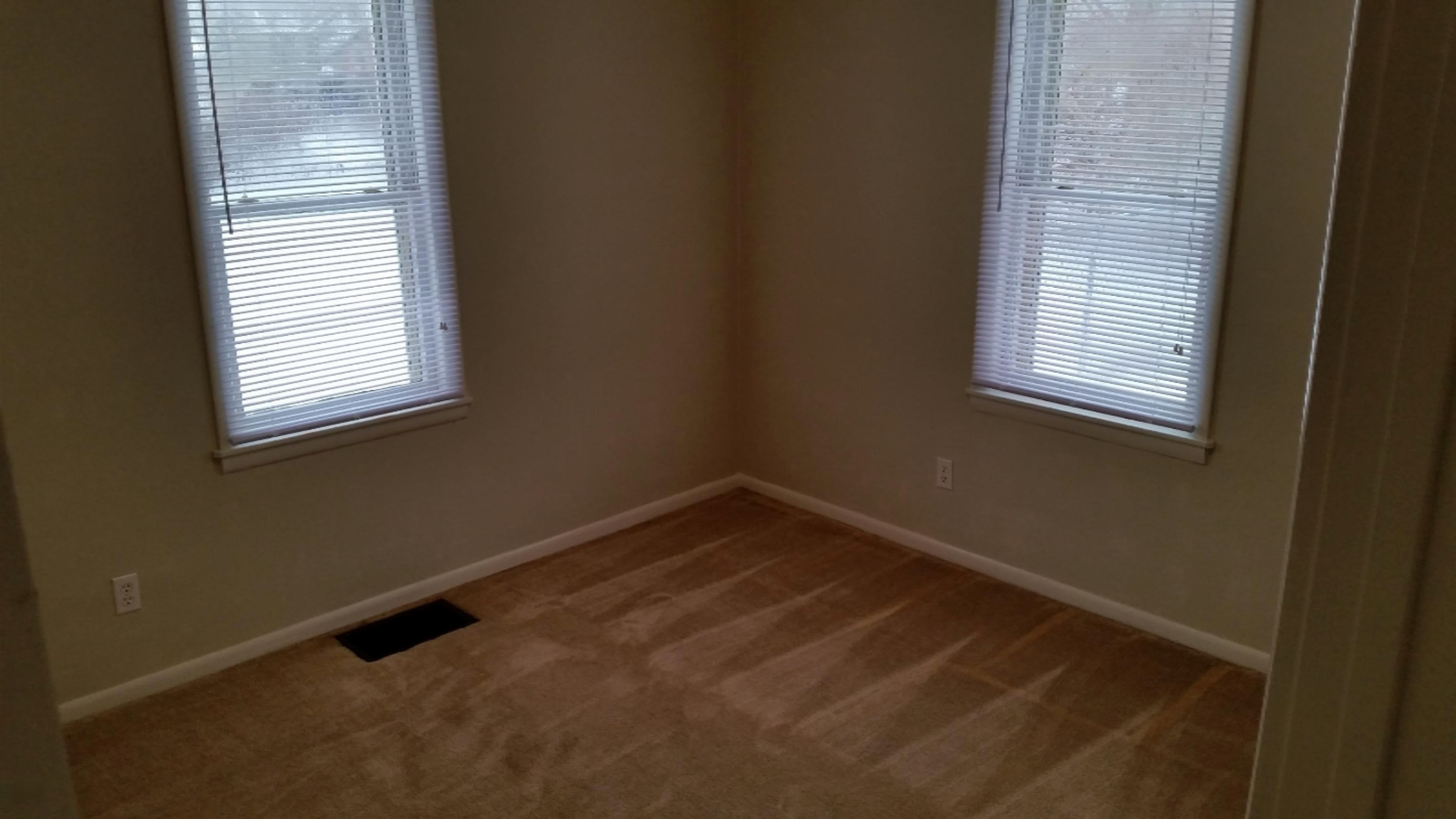 444 Roland Avenue Benton Harbor, MI 49022 - Photo 8 of 14 20160301_152530