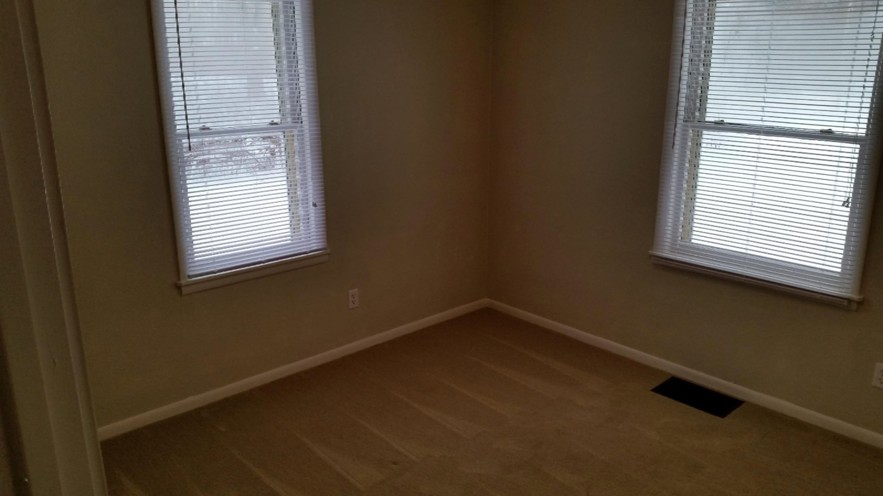 444 Roland Avenue Benton Harbor, MI 49022 - Photo 9 of 14 20160301_152535