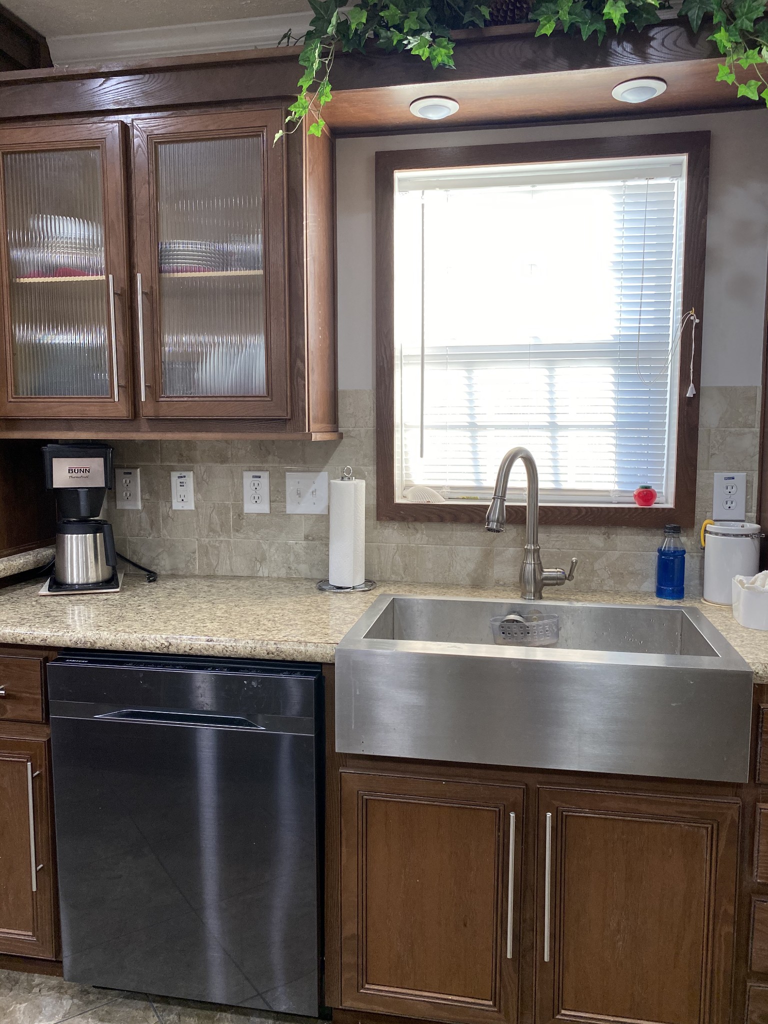 492 Cook Road Portland, TN 37148 - Photo 11 of 28 a kitchen with a sink and a window