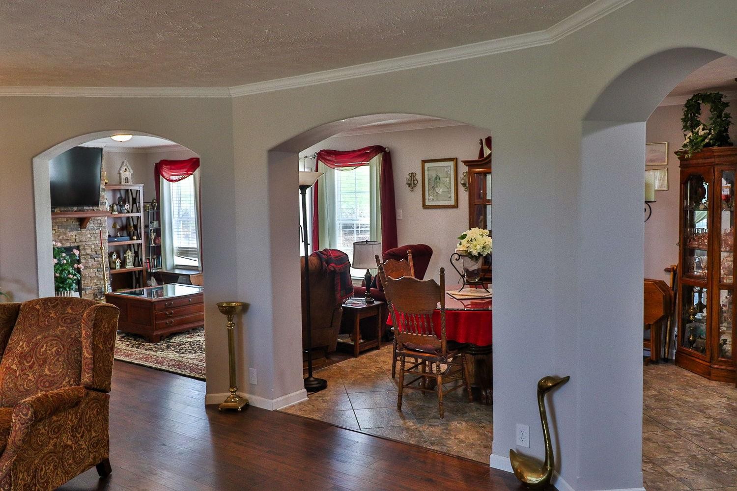 492 Cook Road Portland, TN 37148 - Photo 5 of 28 a view of a livingroom with furniture and a livingroom