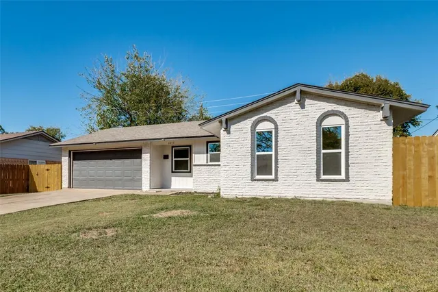 $2,100 | 6215 Misty Wood Drive, Dallas, TX 75217
