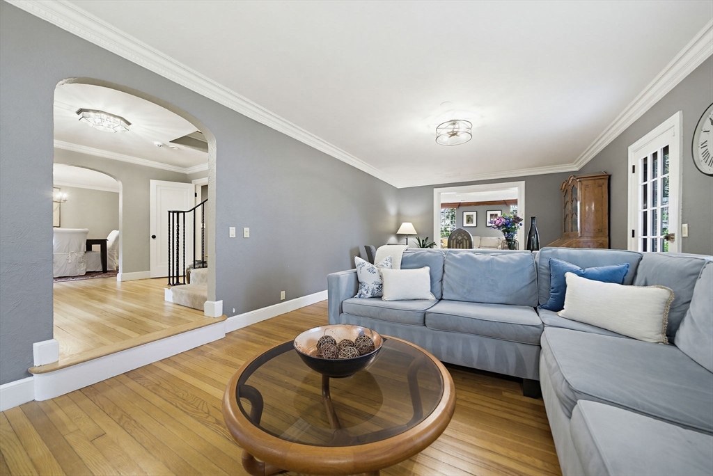 72 Beverly Road Brookline, MA 02467 - Photo 4 of 40