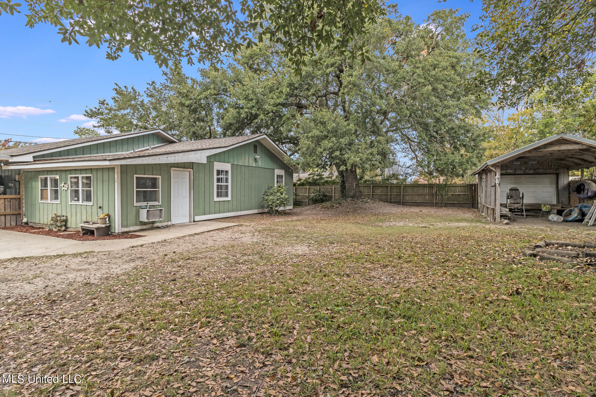 310 Rita Lane Long Beach, MS 39560 - Photo 4 of 22 IMG_2437