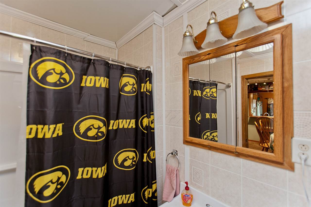 5125 Ely Road Southwest Cedar Rapids, IA 52404 - Photo 10 of 26 Gallery Image 10
