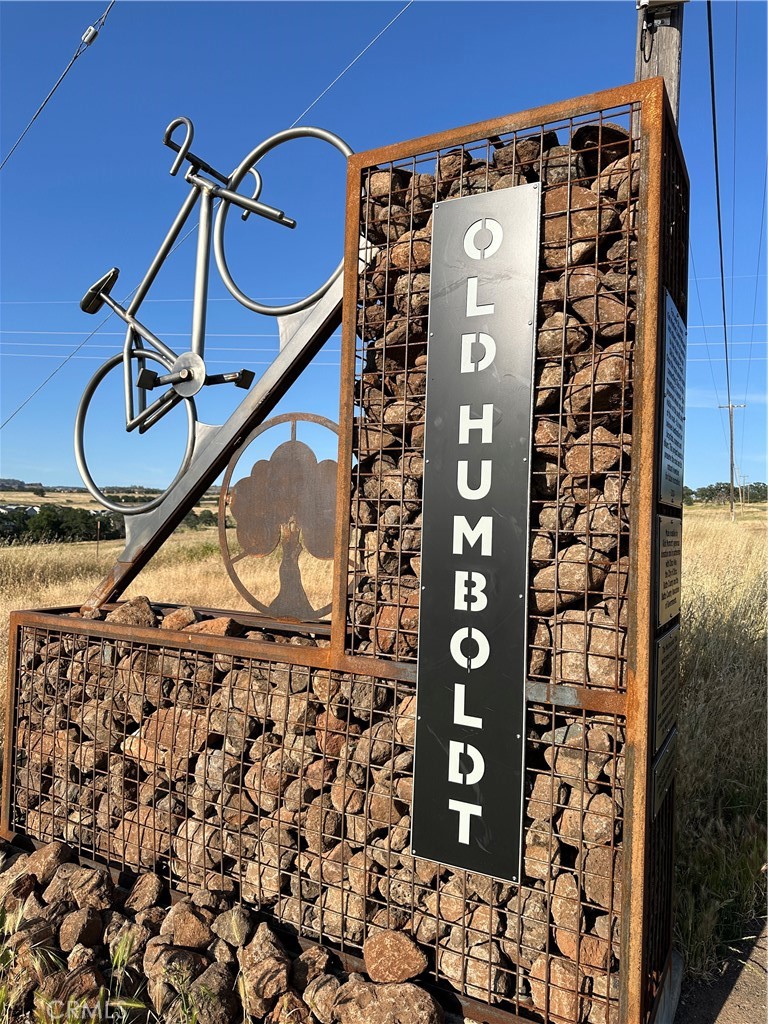 0 5.9 Ac Corner Chico, CA 95928 - Photo 5 of 11 a bathroom with a bathtub and shower