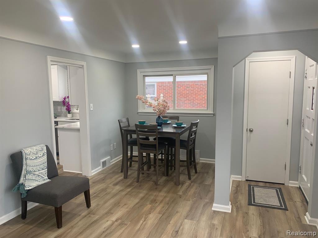 17428 Champaign Road Allen Park, MI 48101 - Photo 3 of 23