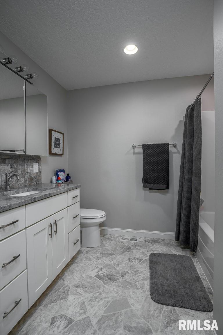1782 7 Springs Road Muscatine, IA 52761 - Photo 13 of 43 Gallery Image 13