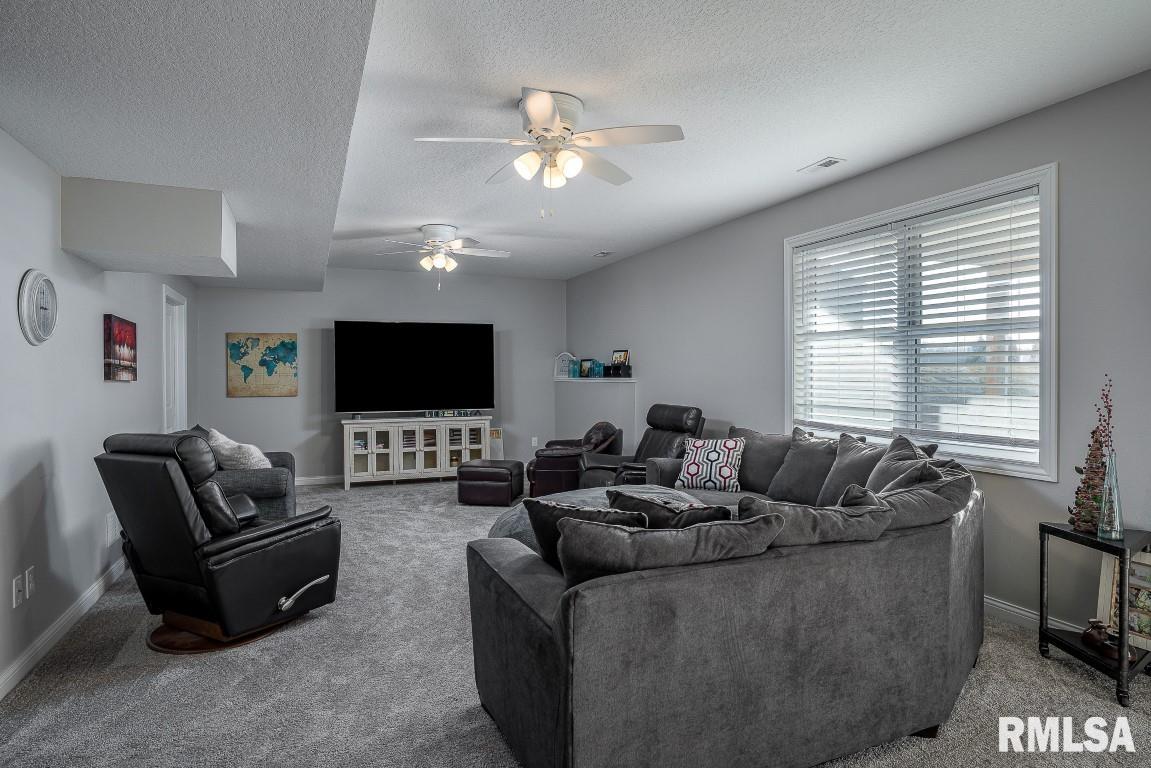1782 7 Springs Road Muscatine, IA 52761 - Photo 18 of 43 Gallery Image 18