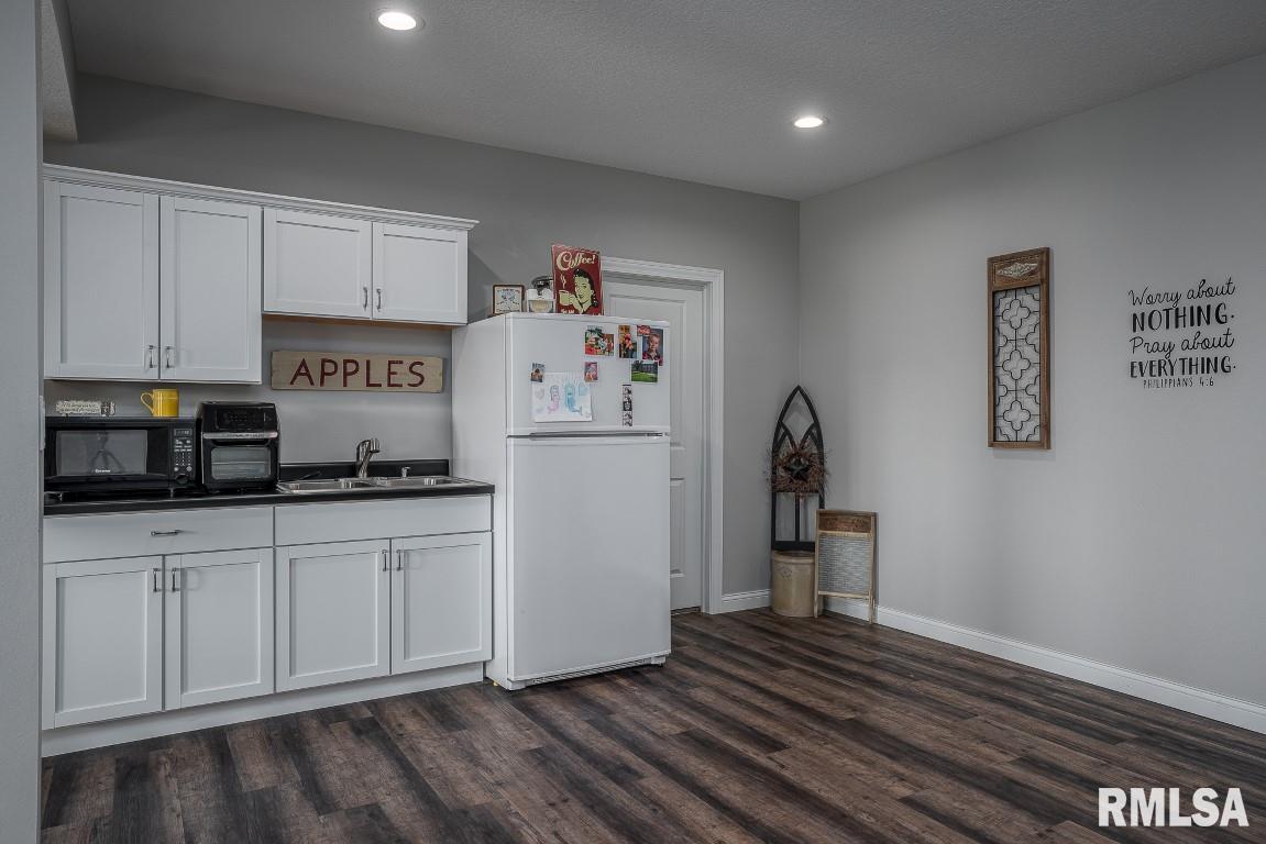 1782 7 Springs Road Muscatine, IA 52761 - Photo 19 of 43 Gallery Image 19