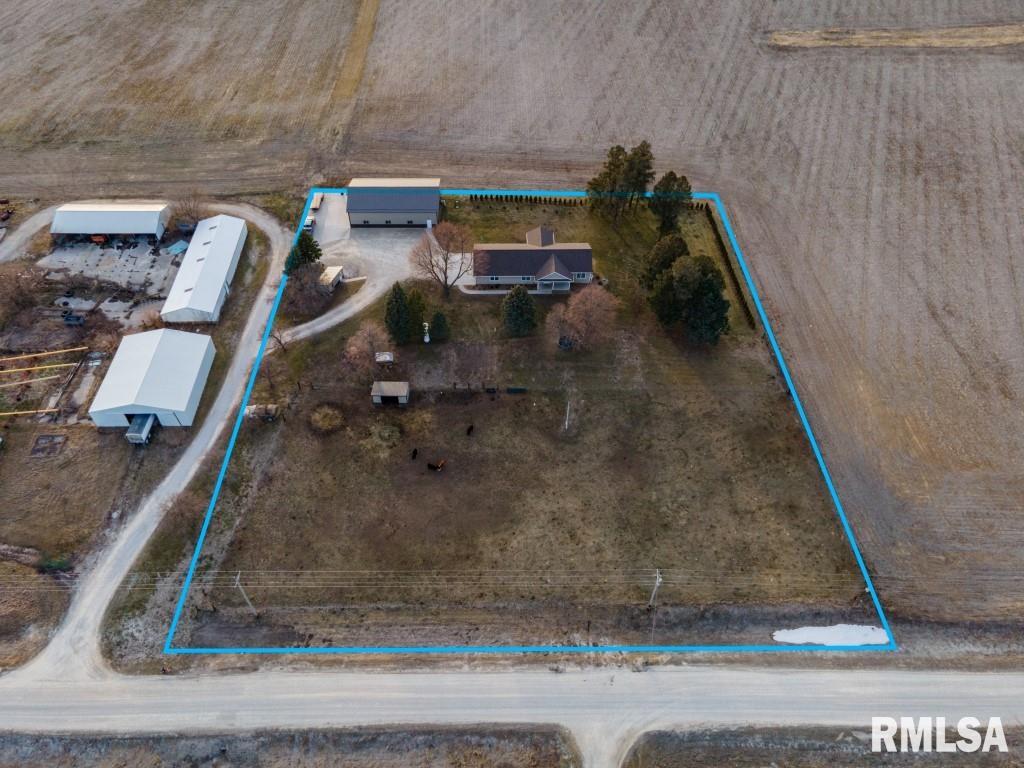 1782 7 Springs Road Muscatine, IA 52761 - Photo 2 of 43 Gallery Image 2