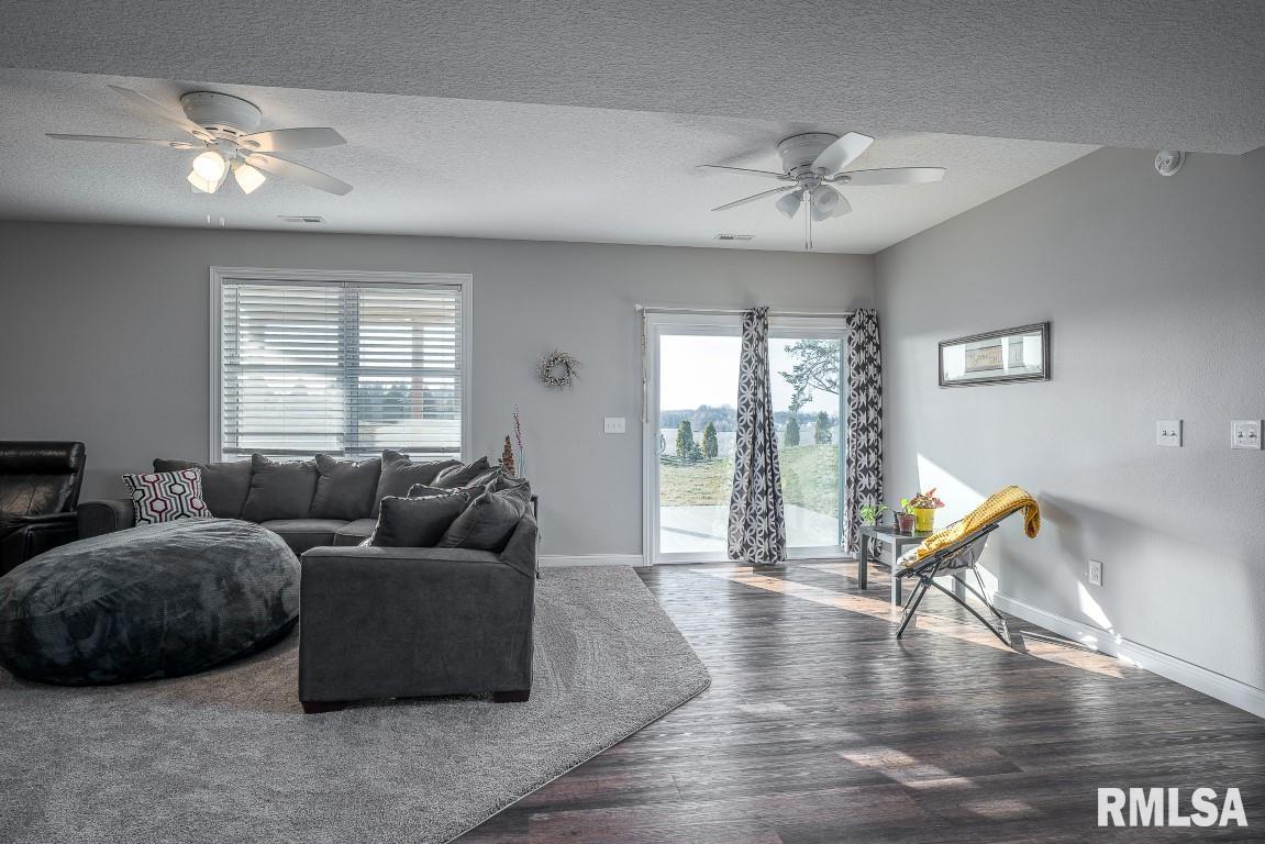 1782 7 Springs Road Muscatine, IA 52761 - Photo 22 of 43 Gallery Image 22
