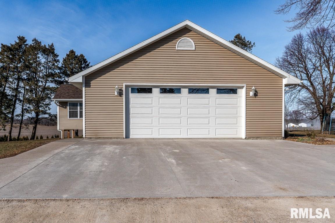 1782 7 Springs Road Muscatine, IA 52761 - Photo 36 of 43 Gallery Image 36