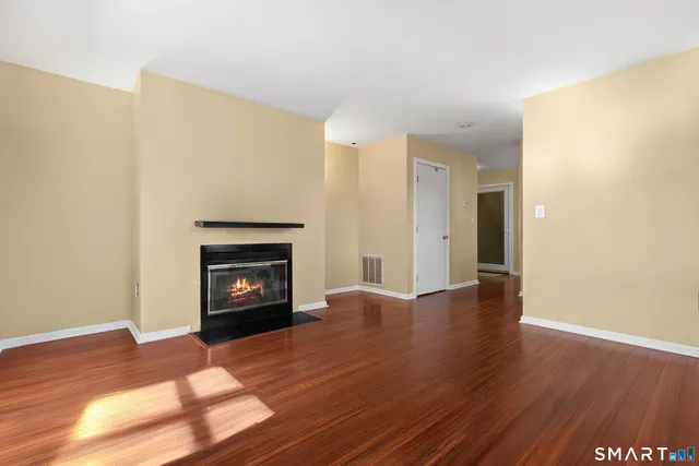 $2,900 | 267 Melba Street, Unit B6, Milford, CT 06460