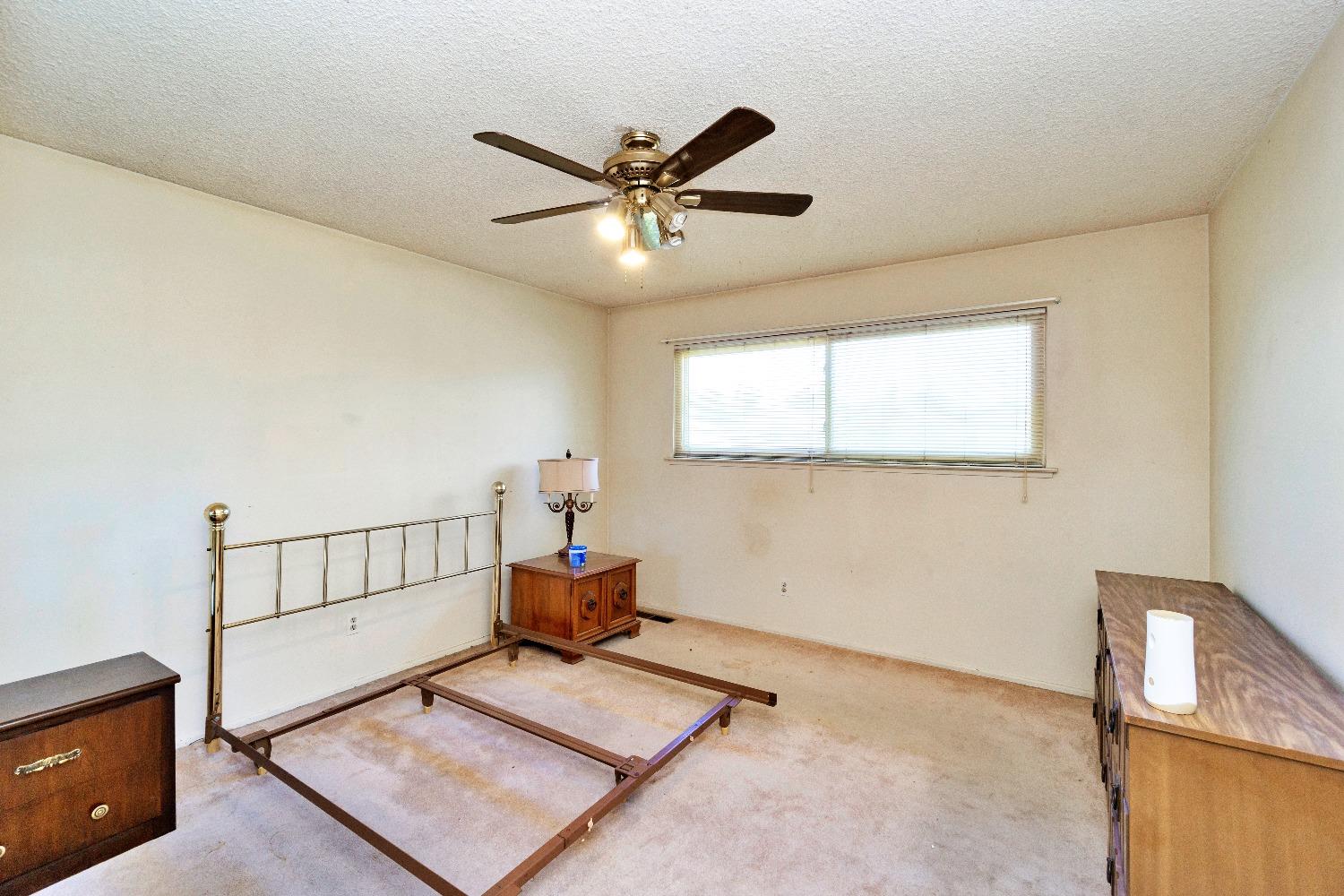 110 Hilton Street Madera, CA 93637 - Photo 12 of 28