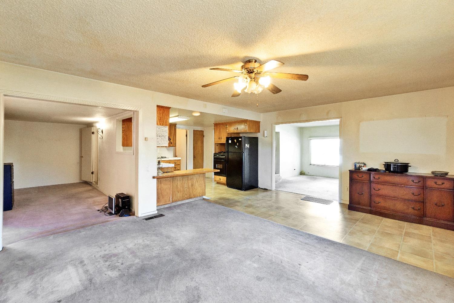 110 Hilton Street Madera, CA 93637 - Photo 5 of 28