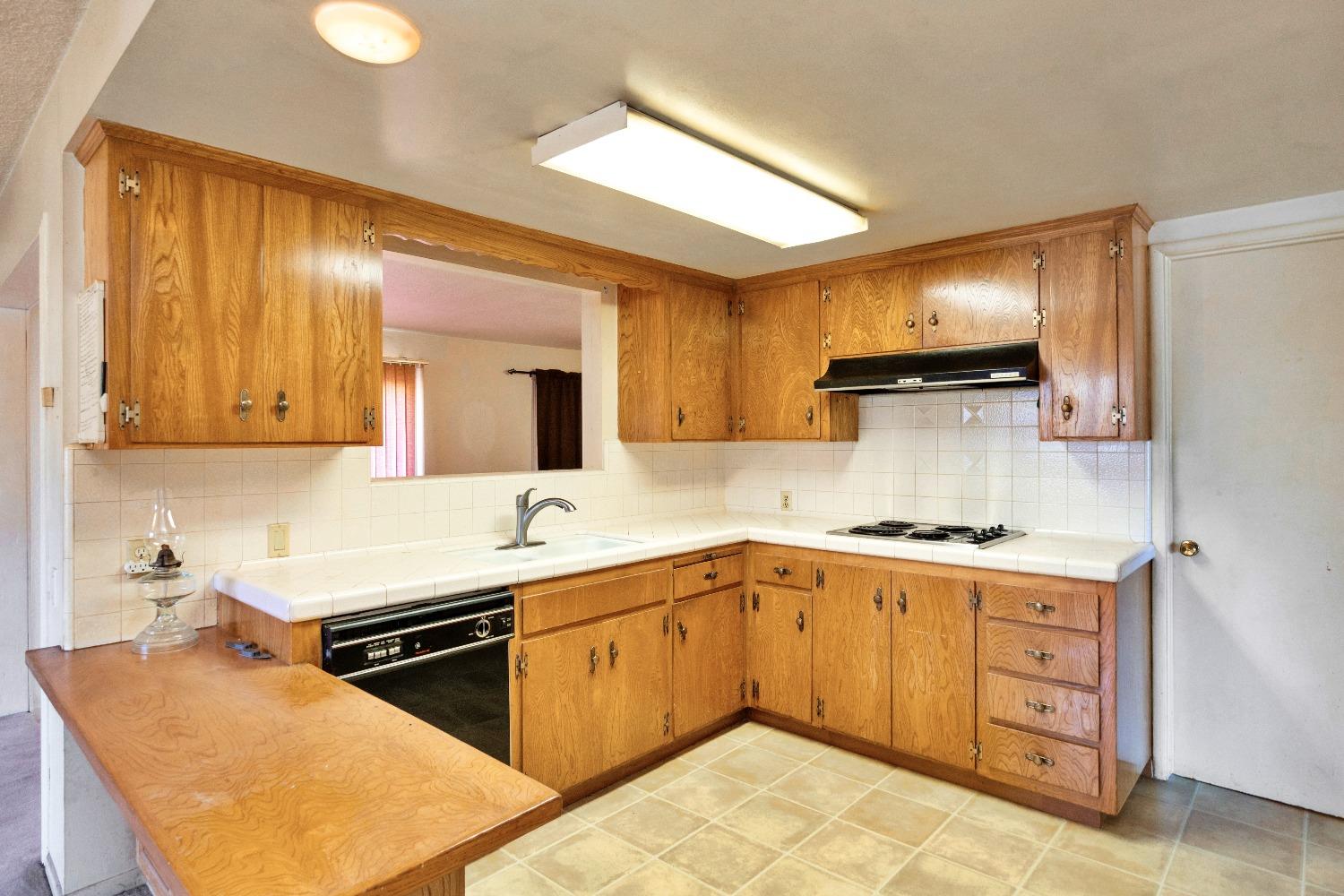 110 Hilton Street Madera, CA 93637 - Photo 6 of 28