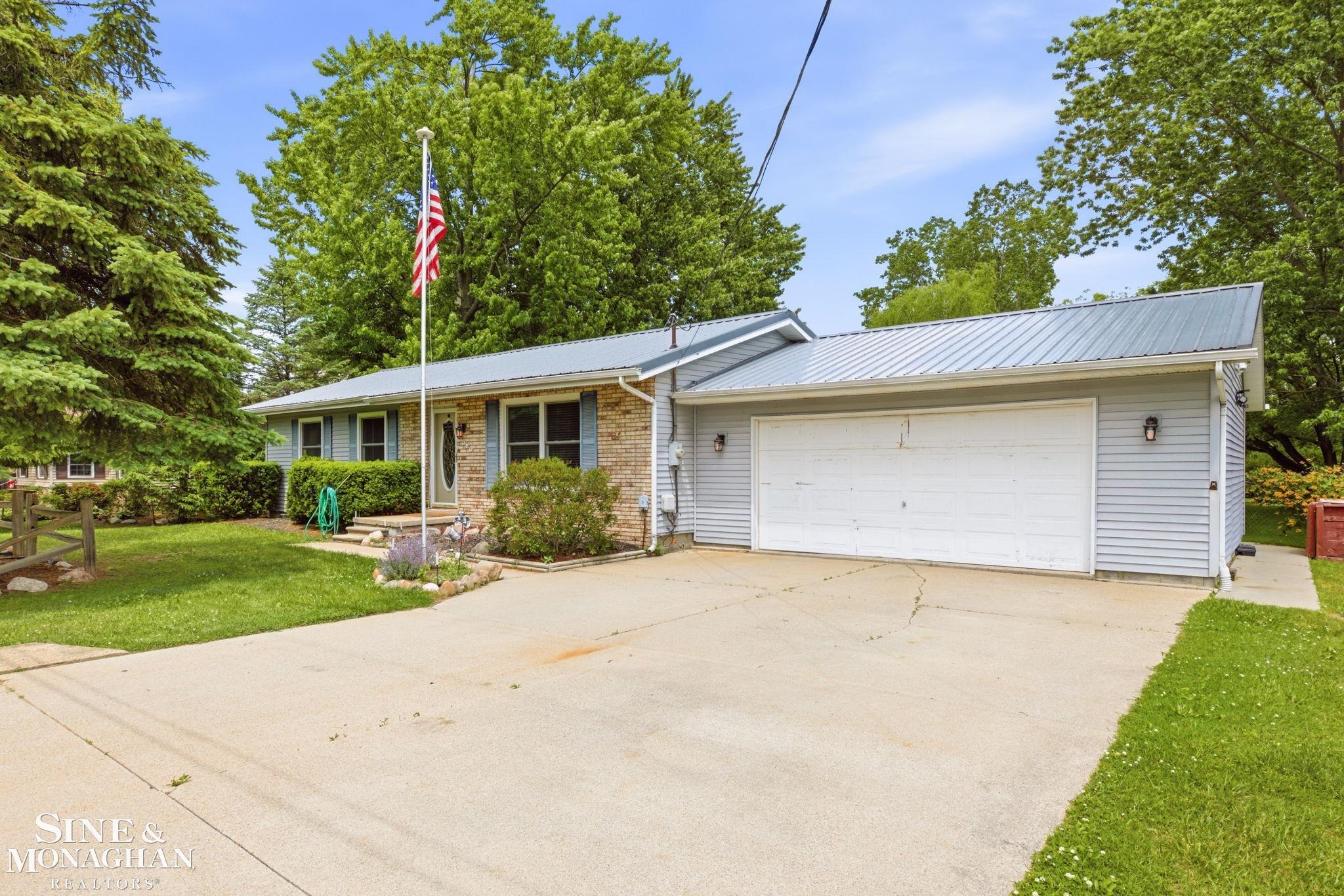 660 Range Road Marysville, MI 48040 - Photo 1 of 40