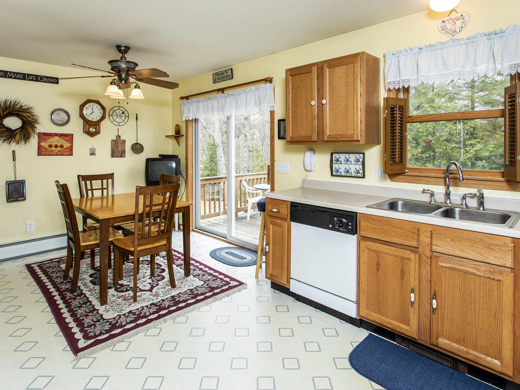 8 Spruce Ridge Road Edgecomb, ME 04556 - Photo 6 of 26 10