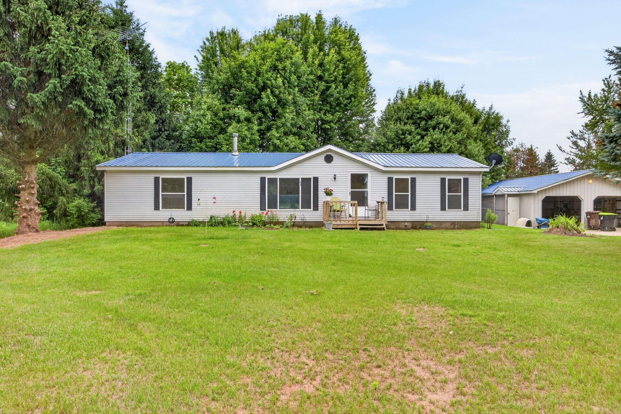 6178 Meredith Grade Road Harrison, MI 48625 - Photo 1 of 42 1-web-or-mls-3Y2A5479