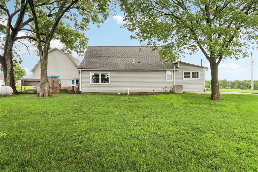 307 East 1100th Road Baldwin City, KS 66006 - Photo 35 of 41