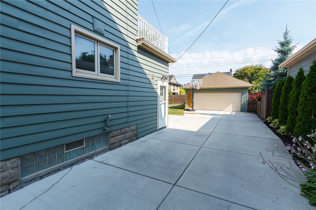 256 Wardman Road Tonawanda, NY 14217 - Photo 3 of 24