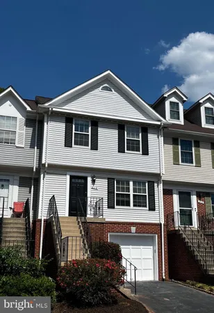 $600,000 | 216 Finchingfield Court, Sterling, VA 20165