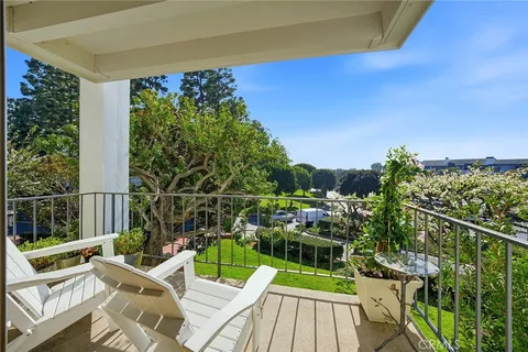 $799,000 | 300 Cagney Lane, Unit 206, Newport Beach, CA 92663