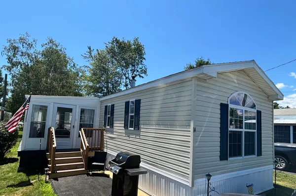 $184,900 | 14 Chestnut Road, North Hampton, NH 03862