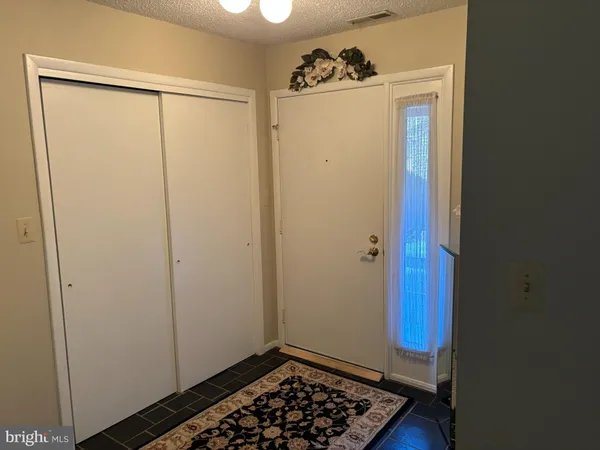 $345,900 | 8 Rebecca Court, Ewing, NJ 08628