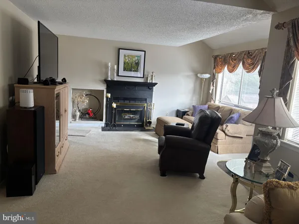 $345,900 | 8 Rebecca Court, Ewing, NJ 08628