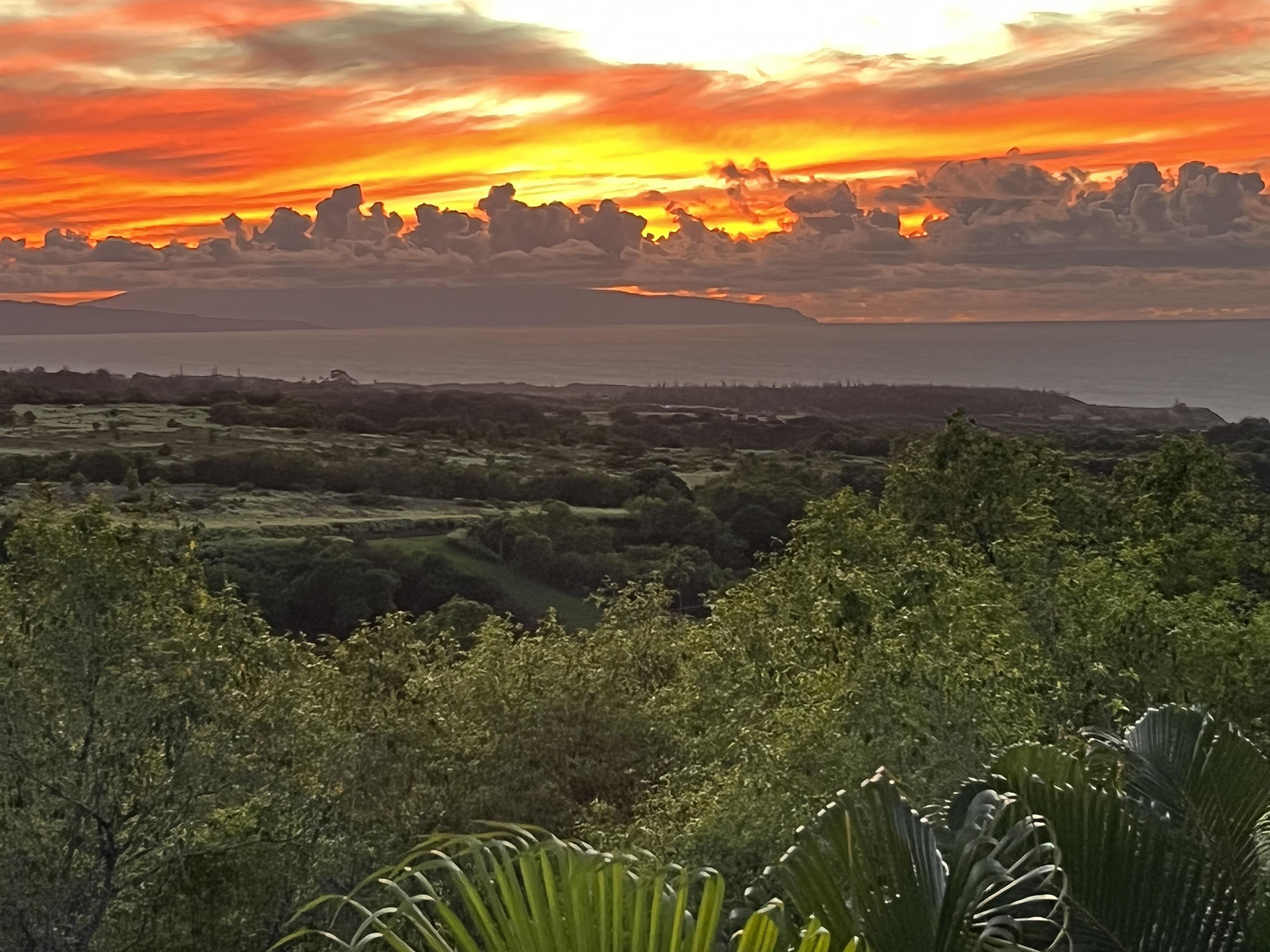 14 Lower Ulumalu Road Haiku, HI 96708 - Photo 9 of 50 a view of lake with mountain