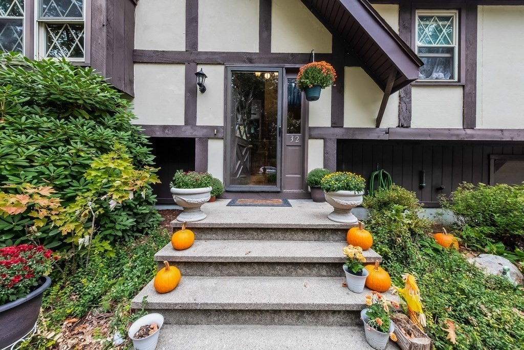 32 Neck Hill Road Mendon, MA 01756 - Photo 1 of 25 Gallery Image 1