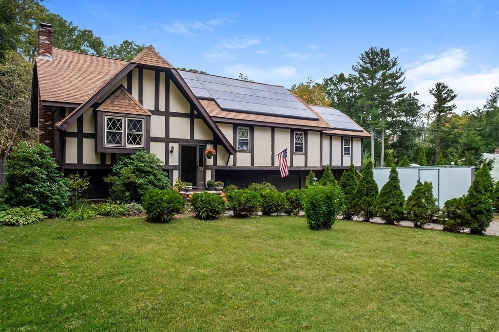 32 Neck Hill Road Mendon, MA 01756 - Photo 2 of 25 Gallery Image 2